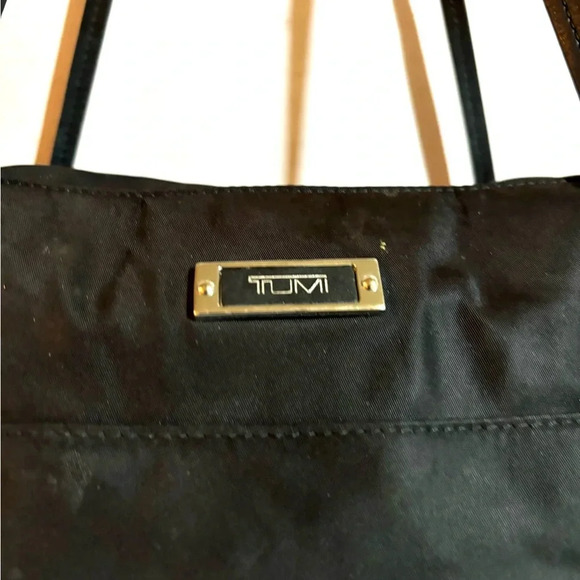 Tumi black nylon shoulder handbag - Picture 5 of 11
